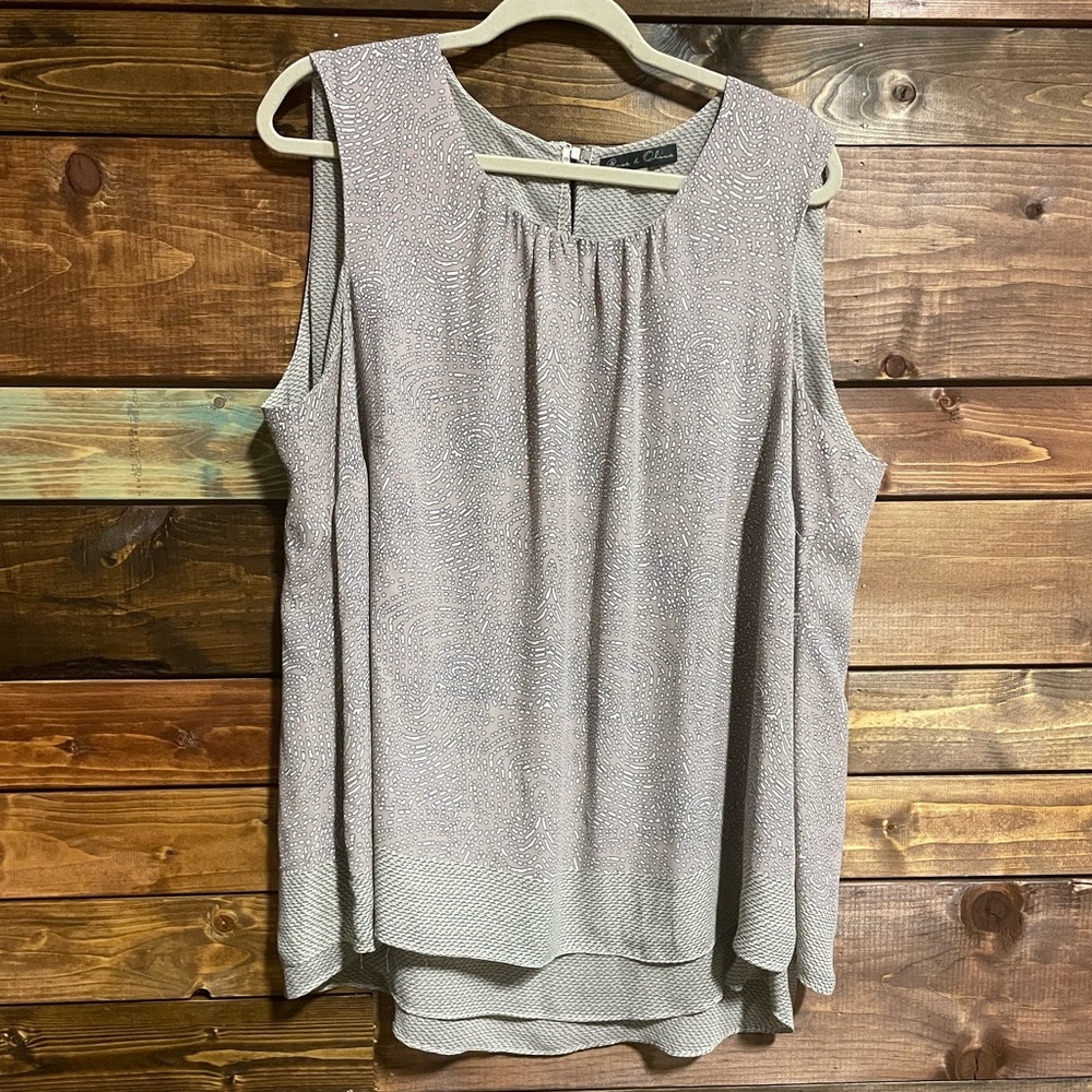 Rose & Olive Sleeveless Blouse